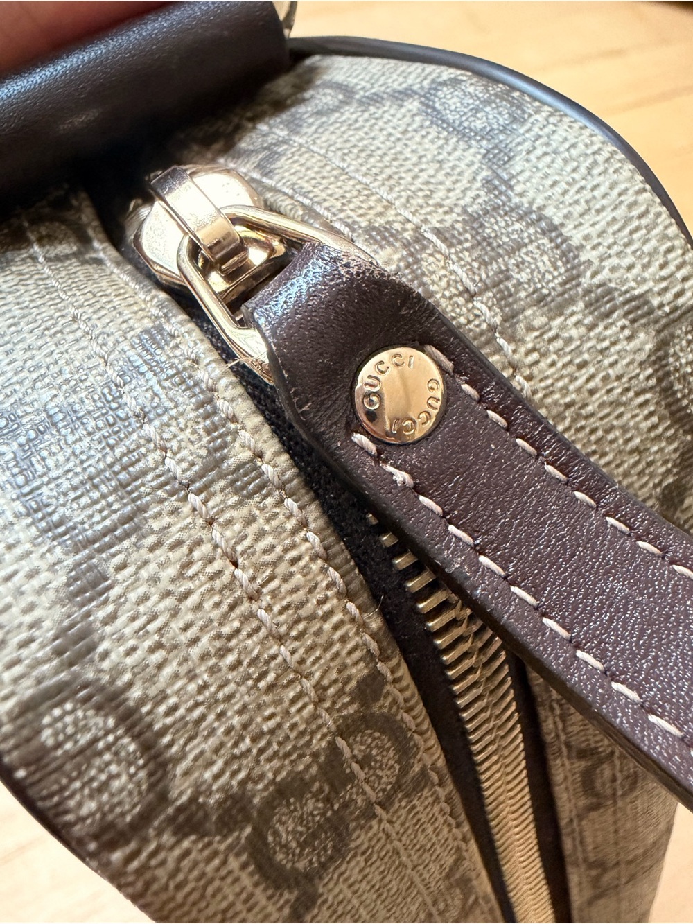Gucci GG Supreme Messenger Bag - Picture 10 of 17